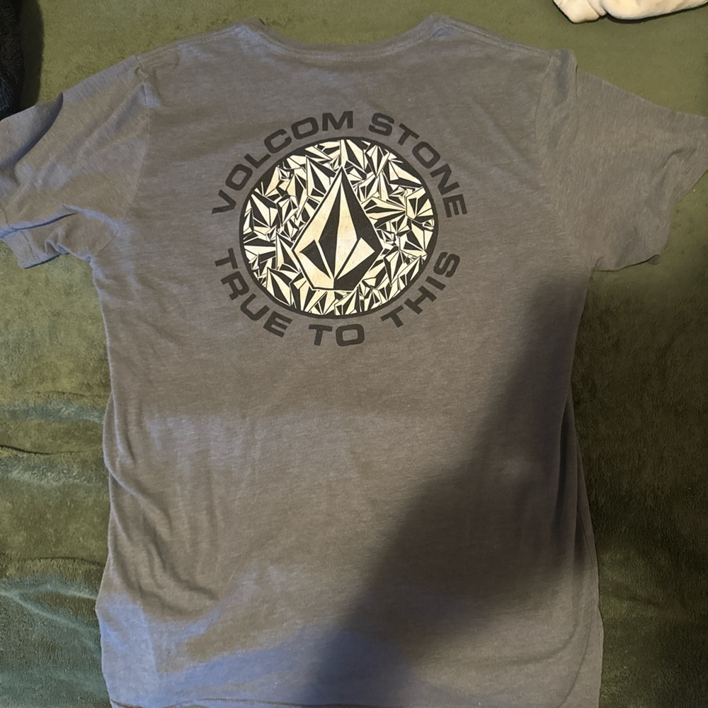 Volcom Gray Short Sleeve Tee with Geometric Design